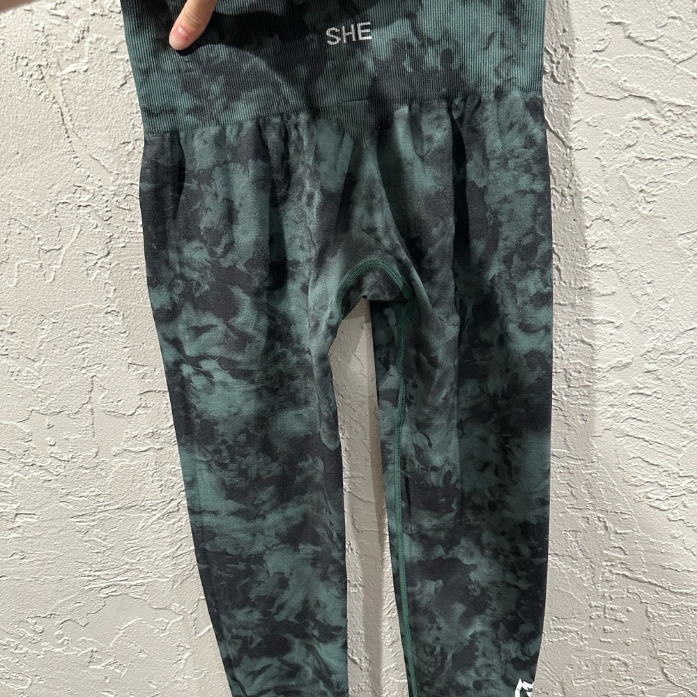Women's emerald green black tie dye leggings seamless